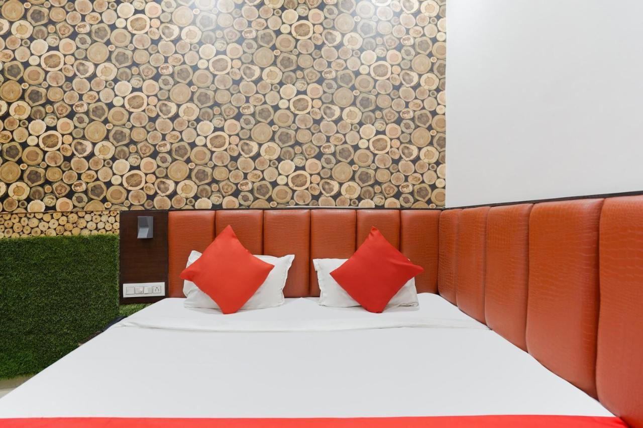Oyo 48489 Adarsh Plaza Hotel ซาฮารันปูร์ ภายนอก รูปภาพ