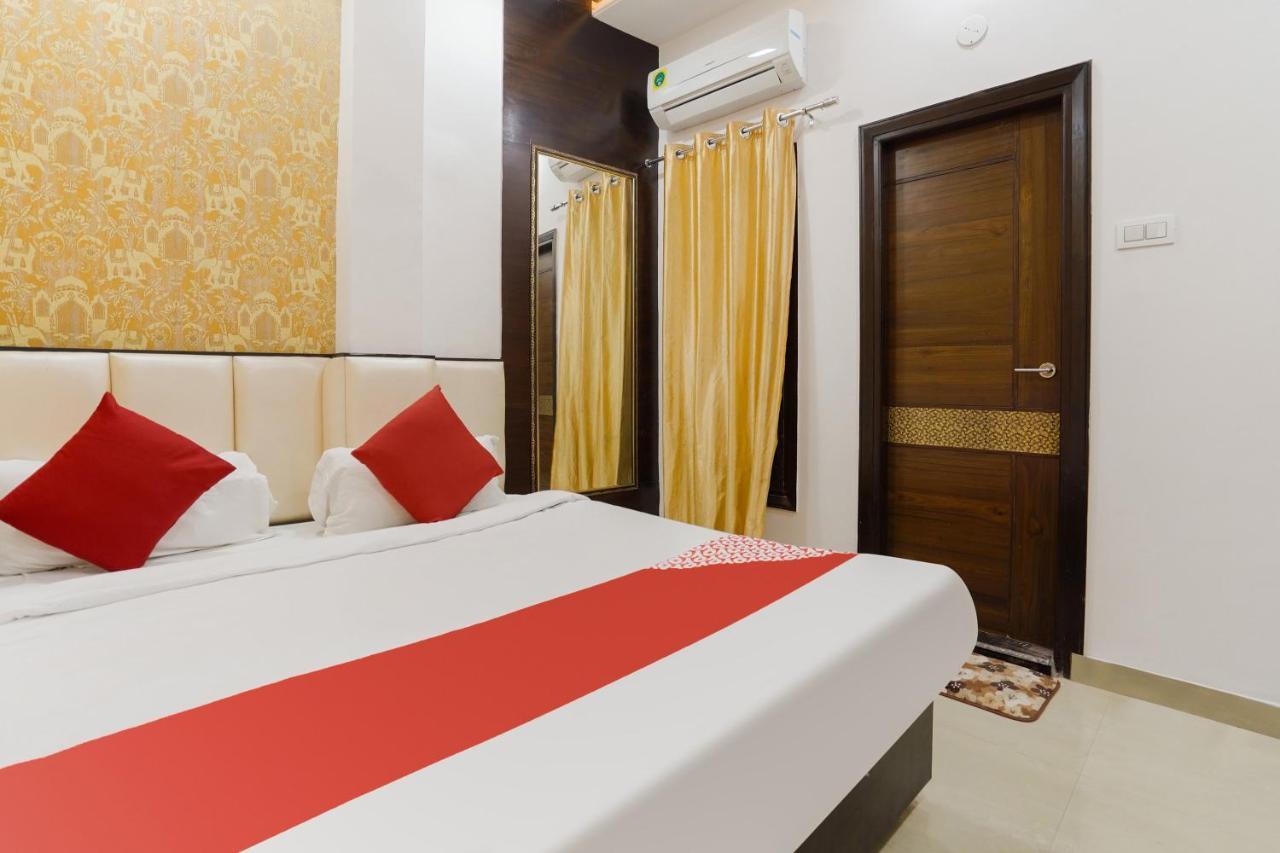 Oyo 48489 Adarsh Plaza Hotel ซาฮารันปูร์ ภายนอก รูปภาพ