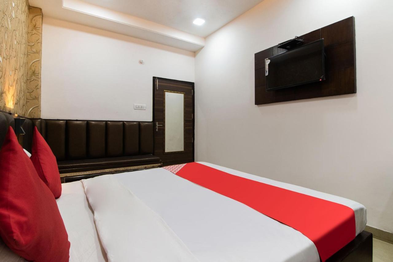 Oyo 48489 Adarsh Plaza Hotel ซาฮารันปูร์ ภายนอก รูปภาพ
