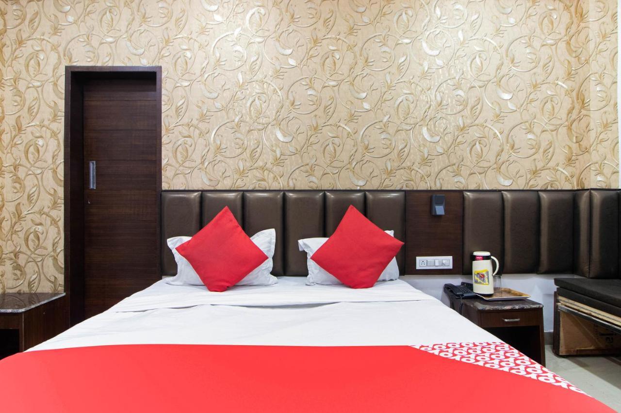 Oyo 48489 Adarsh Plaza Hotel ซาฮารันปูร์ ภายนอก รูปภาพ